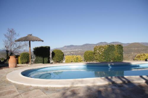 Villa Rosada - luxurious 3-bedroom villa with garden and pool