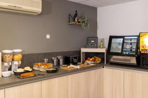 Foto - The Originals City, Hôtel Azur, Fos-sur-Mer