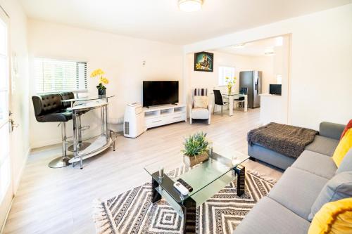 New Venice Beach 2 Bedroom Modern Apartment