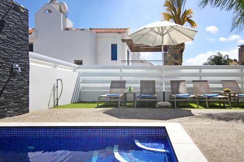 Villa - Beach Front image 10