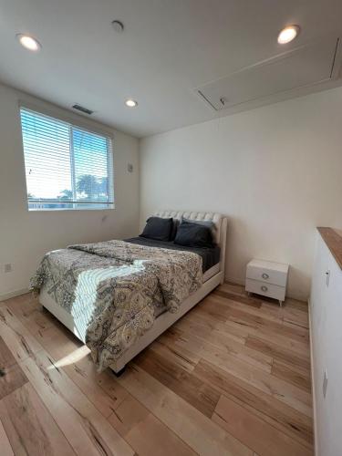 Modern One-Bed Loft in Hollywood Sign View & Free Parking, Los Angeles (fotografie 5)