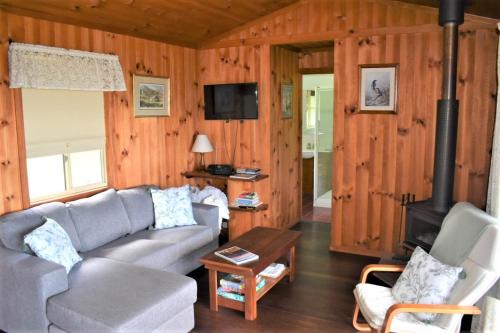 Bilyana Cottages in Charlwood