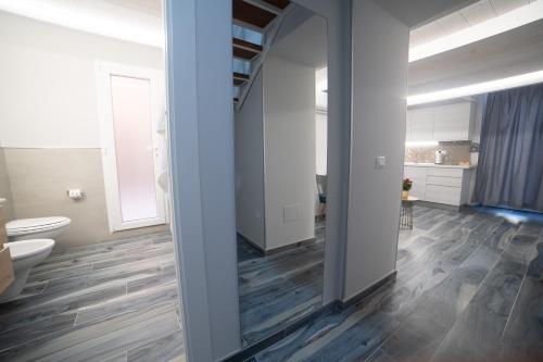 One-Bedroom Apartment image 6