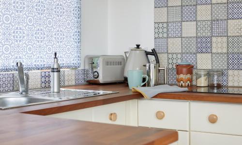 Facilities, Puckaster Cove Cabin in Chale