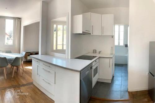 Nice spacious and bright apartment in Arcueil