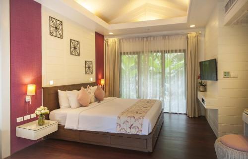 room detail thumbnail 1