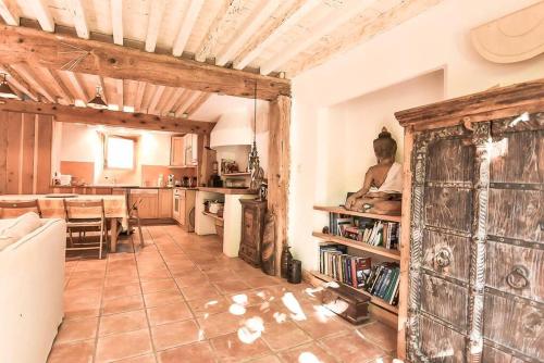 Le Zen-Grand Jardin-Climatisation-Spa-BBQ-Parking gratuit in Pezens