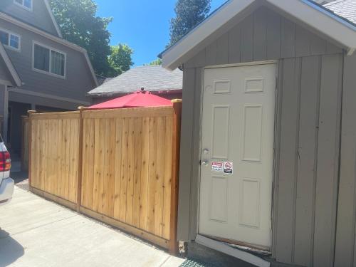 NEW! Unique Coeur d’Alene Cottage. 1/2 Mi to Dtwn