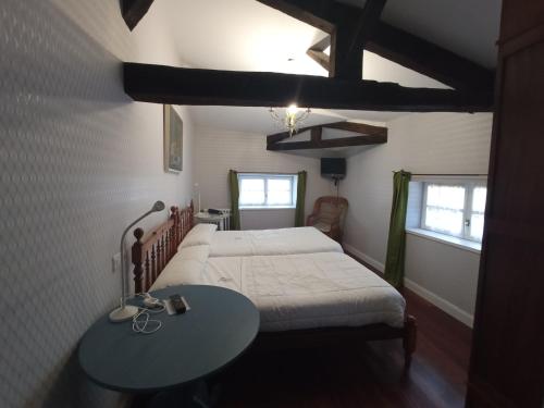 2 twin beds