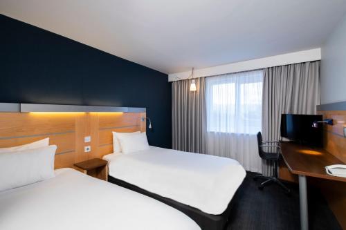 Holiday Inn Express Leeds City Centre an IHG Hotel - main image
