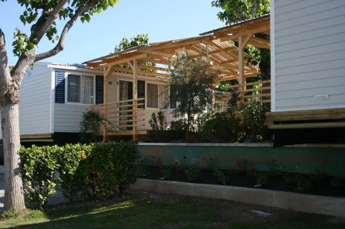 Mobile Home (7 Adults + 1 Children) image 6
