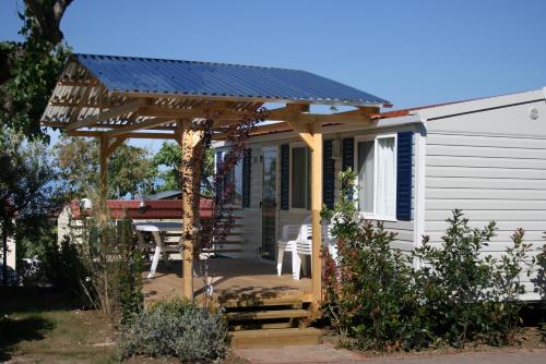 Mobile Home (7 Adults + 1 Children) image 5