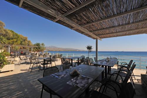 레스토랑, 호텔 킹 사론 (Hotel King Saron) in 이스트미아