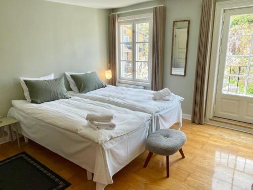 1 queen bed