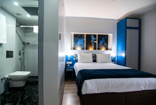 Standard Double Room image 10