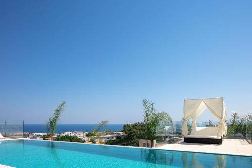 Sorin Villa, boasting Pool & Heated Whirlpool, By ThinkVilla gîte à louer Atsipopoulo