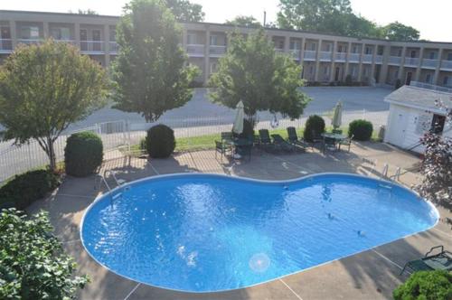 Super 8 by Wyndham Windsor/Dougall Super 8 by Wyndham Windsor/Dougall