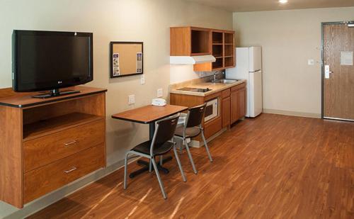 WoodSpring Suites Oklahoma City Northwest - 주방