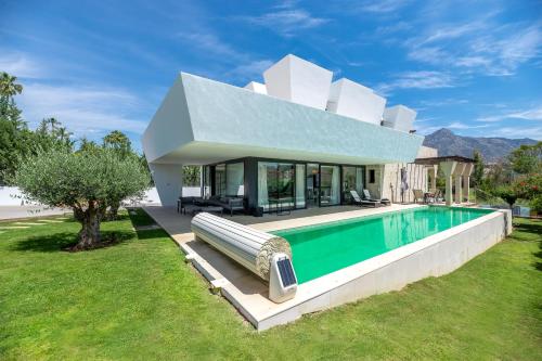 All About Villa Azur - Accommodation - Marbella