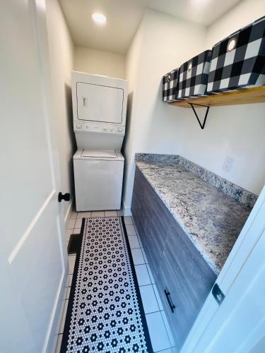 Mill House in Beautiful Downtown Jefferson Mill House in Beautiful Downtown Jefferson