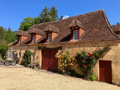 La Tuilerie Grange (Adults only gite) with two en-suite double bedrooms