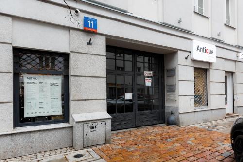 Warsaw City Centre Apartment Poznanska with Air-Conditioning by Noclegi Renters - image 3