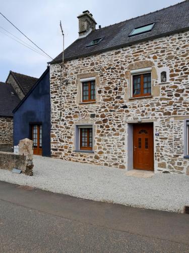 Maison de 3 chambres avec jardin clos et wifi a Quettehou