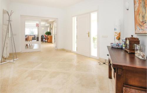 Four-Bedroom Holiday Home in Marbella - image 5