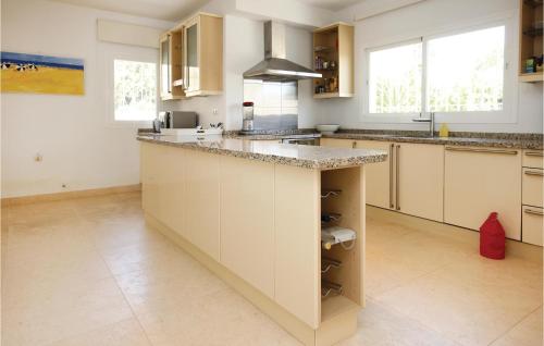 Four-Bedroom Holiday Home in Marbella - image 7