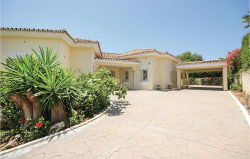 Four-Bedroom Holiday Home in Marbella - main image