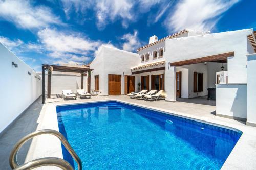 Three Bedroom Luxury Villa El Valle Golf Resort