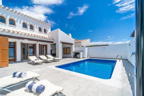 Three Bedroom Luxury Villa El Valle Golf Resort