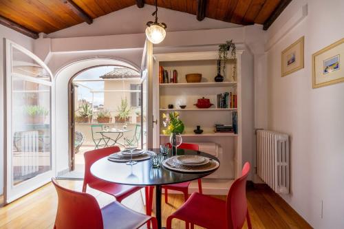 Rome As You Feel - Librari Penthouse with Terrace, Рим (фото 9)