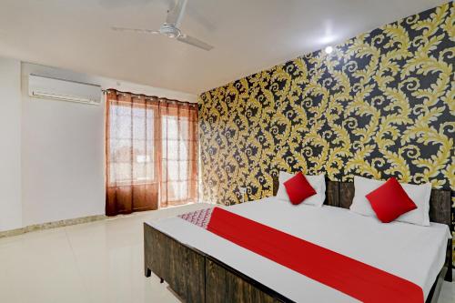 OYO Flagship Ck Inn Near Chaudhary Charan Singh International Airport