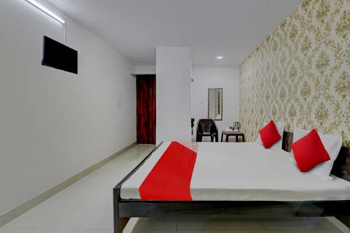 OYO Flagship Ck Inn Near Chaudhary Charan Singh International Airport