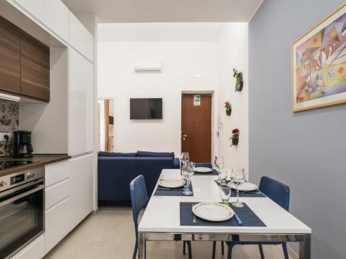 The Best Rent - Two-bedroom apartment close to San Pietro, Roma (foto 7)