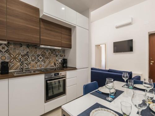 The Best Rent - Two-bedroom apartment close to San Pietro, Roma (foto 8)