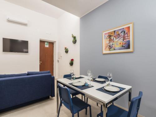 The Best Rent - Two-bedroom apartment close to San Pietro, Roma (foto 9)