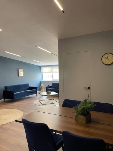 Voyage Penthouse, Tirana (photo 8)