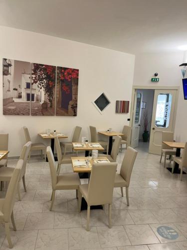 Hotel La Plancia – Otranto, OK