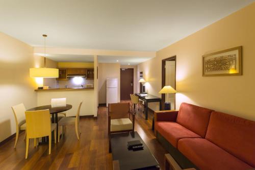 One-Bedroom Apartment image 2