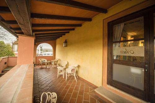 陽台/露台, 薄伽丘酒店 (Hotel Boccaccio) in 卡爾奇納伊阿