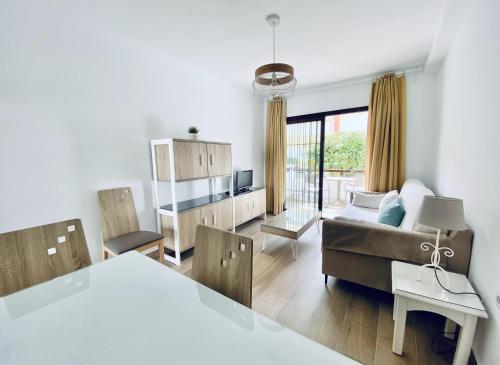 聖容旅遊公寓 (Apartamentos Turisticos Santo Rostro) in 奇皮奧納市中心