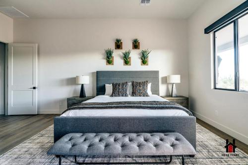 Peaceful Getaway to a New Custom-Built Luxury Home - image 2
