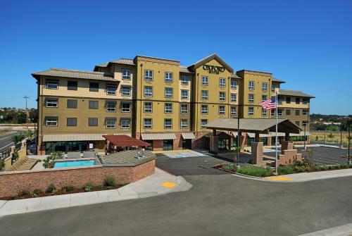 Exterior view, Oxford Suites Paso Robles in Paso Robles (CA)