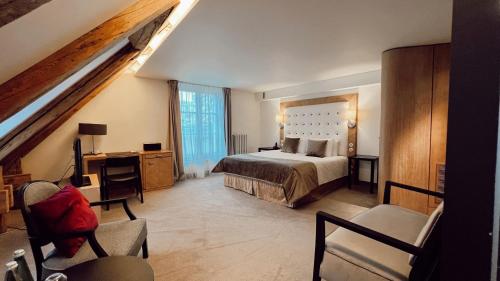 Dome Hotel - image 7