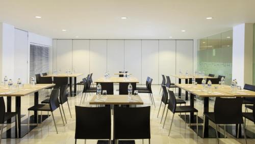 Restaurante, Amaris  Hotel Madiun in Madiun