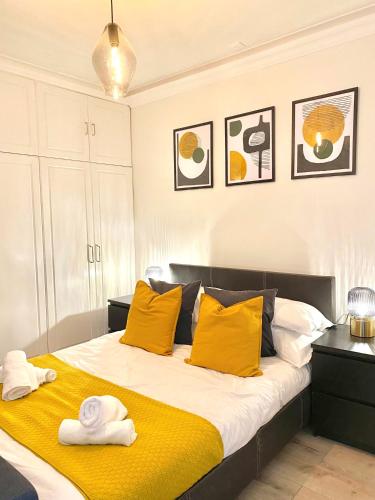 LUXURY Apt - Balcony- Kensington-24 7 security - main image