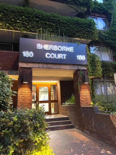 Luxury Apt- Balcony-Kensington- 24 7 security - image 4