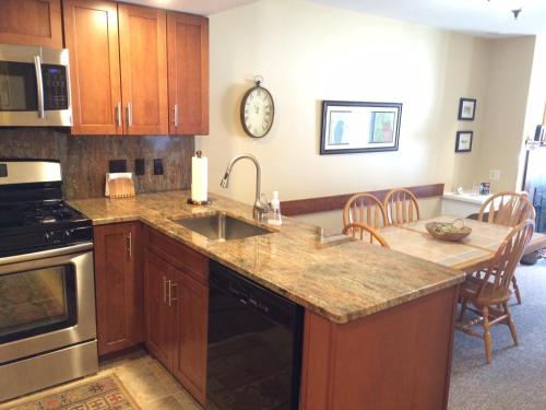 Ski-In, Ski-Out 2 Br Condo With View Of Ski Lift! Condo, Ludlow (zdjęcie 10)